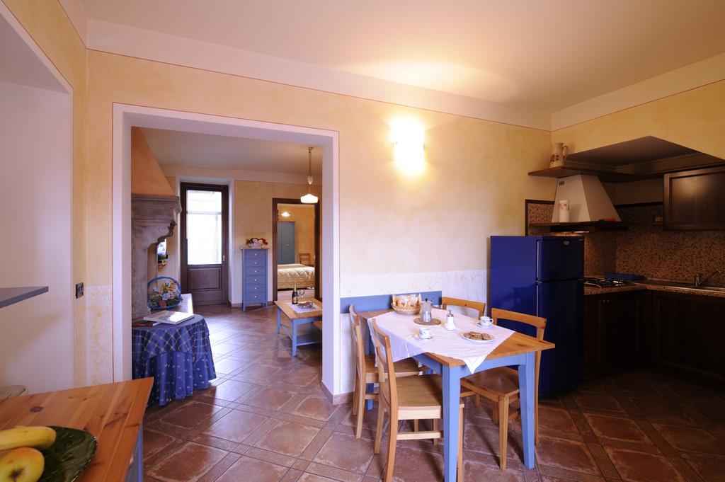 Agriturismo Gian Galeazzo Visconti Pensionat Valeggio sul Mincio Rum bild