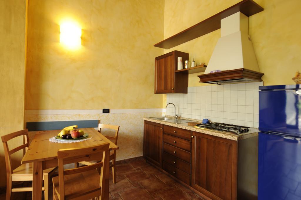 Agriturismo Gian Galeazzo Visconti Pensionat Valeggio sul Mincio Rum bild